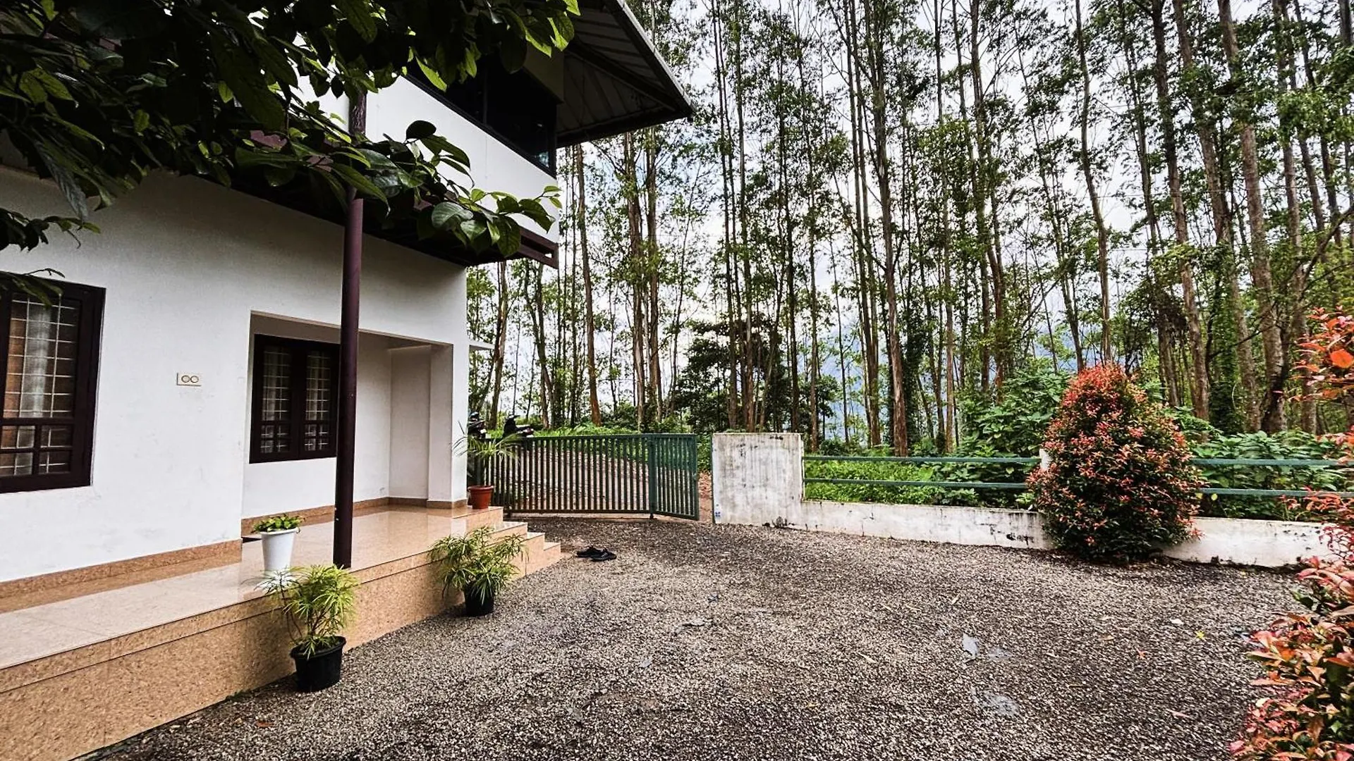 Signature 14 Munnar Anachal